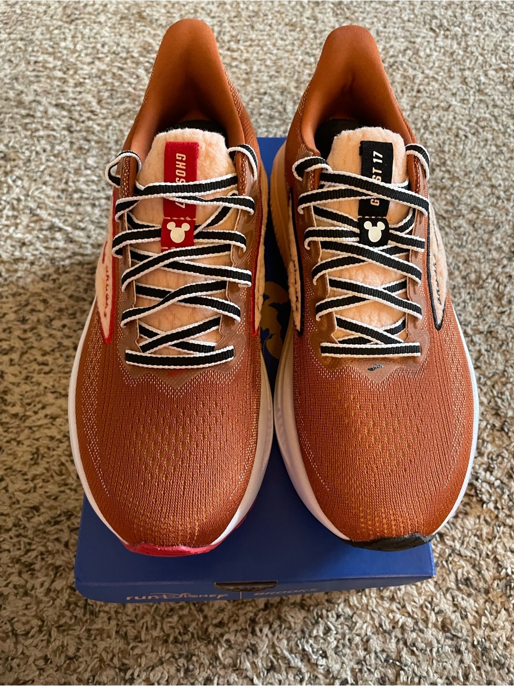 Brooks Run Disney Chip And Dale Ghost 17 Running Shoes Sneakers - Picture 6 of 8